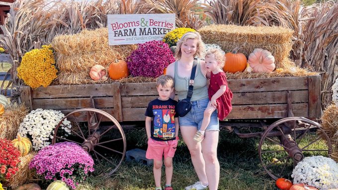 Blooms & Berries pumpkin patch - Cincinnati pumpkin patches - One Little Small Blog
